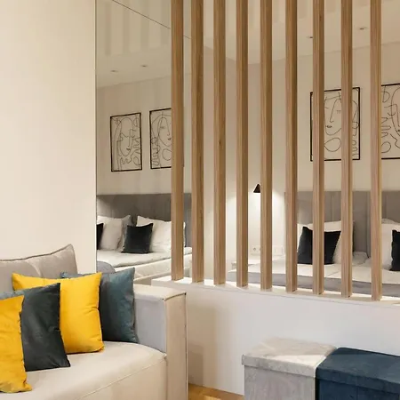 Modern With Air Conditioning, Old Town & Vistula River * Cracóvia