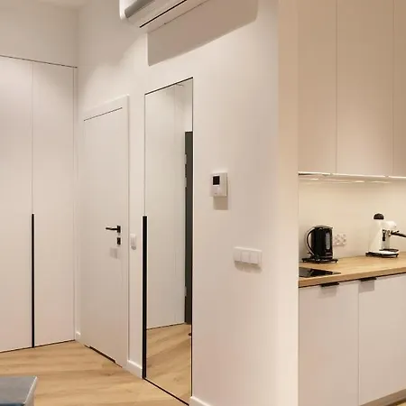 Modern With Air Conditioning, Old Town & Vistula River *